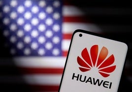 Continúa la guerra comercial: EE.UU. prohíbe a Intel vender procesadores a Huawei