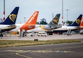 Aviones de aerolíneas de bajo coste en Berlín