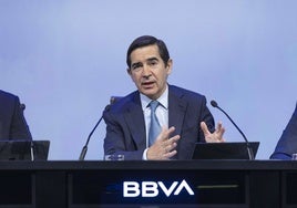 BBVA replica al CEO del Sabadell que iniciaron los contactos a mediados de abril y defiende el «rigor» de los cálculos de la fusión