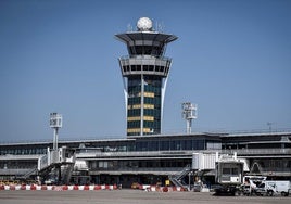 La huelga de controladores aéreos en París provoca la cancelación del 70% de vuelos para este sábado