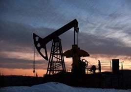 Rusia y Arabia Saudí tensan más los precios del petróleo