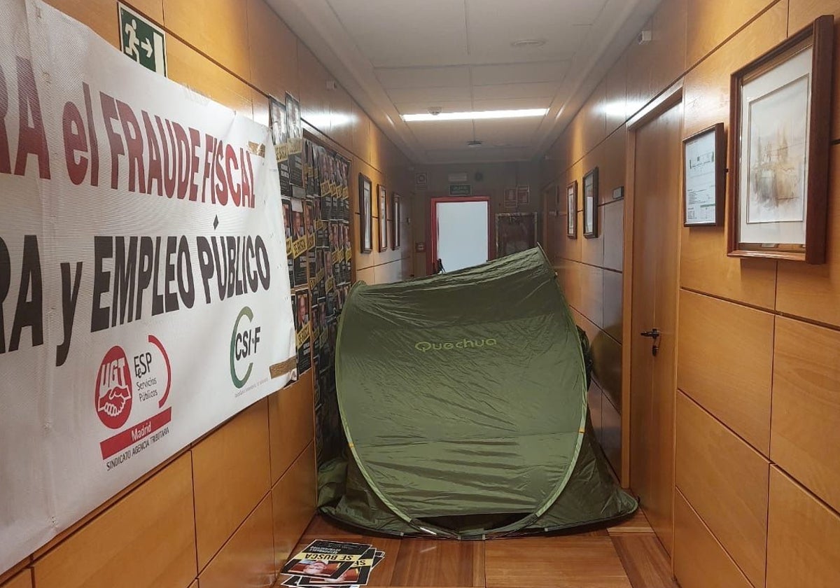 Imagen del encierro en la sede de Madrid de la Dirección General de la AEAT