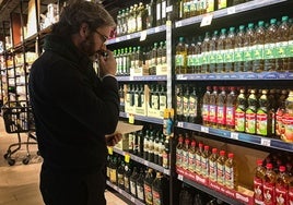 El consumo de aceite de oliva se redujo un 11% per cápita  por la subida de precios durante 2023