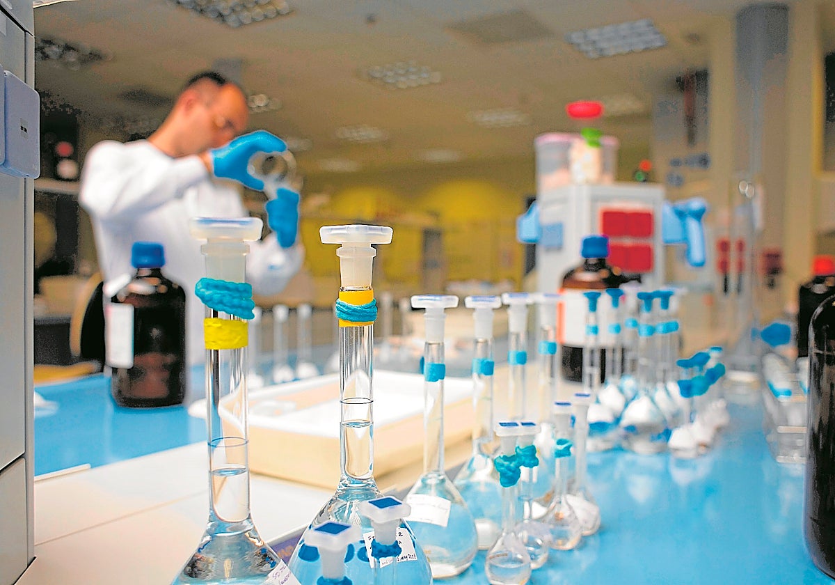 Una vez que los investigadores descubren una entidad molecular y se llega al ensayo clínico, la tasa de aprobación ronda el 8%