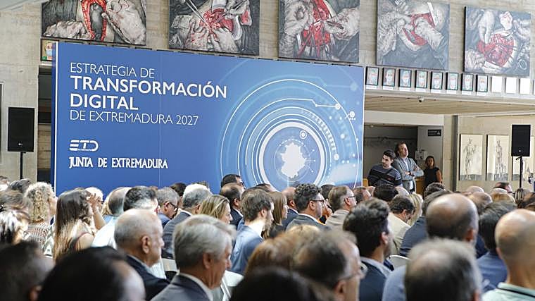 La Junta de Extremadura ha presentado esta mañana su 'Estrategia de Transformación Digital 2027'
