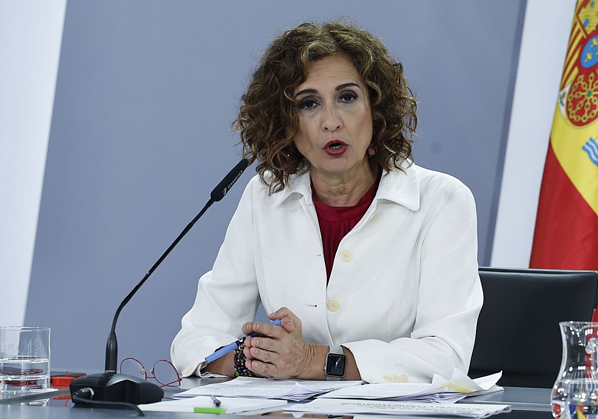 La ministra de Hacienda, María Jesús Montero durante la rueda de prensa posterior al Consejo de Ministros