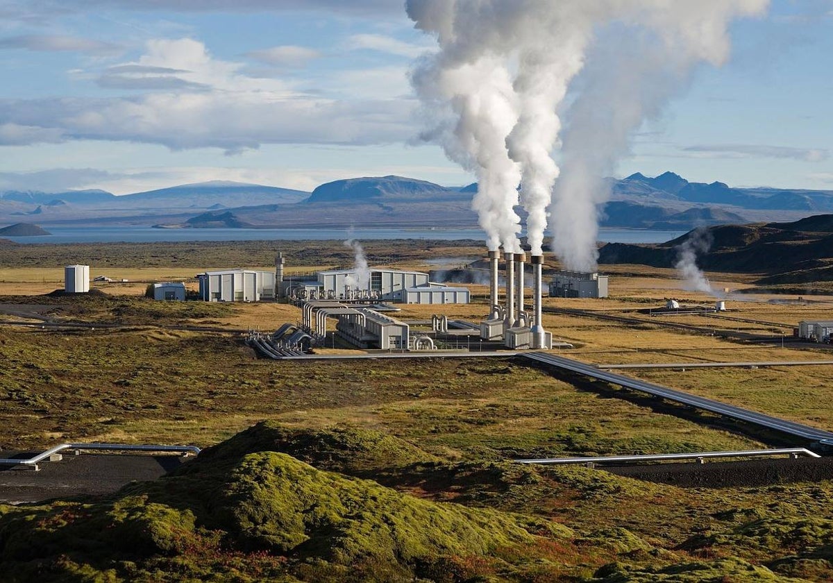 Islandia es un referente mundial en el empleo de centrales geotérmicas para la producción de energía eléctrica, ya que el 25% de su electricidad proviene de estas instalaciones. La de la imagen es la planta de Nesjavellir