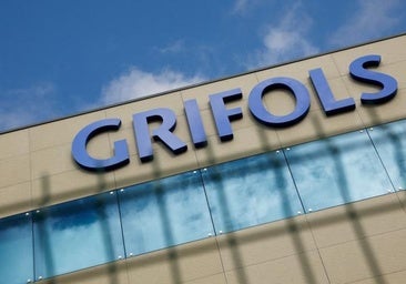 La familia Grífols y el fondo Brookfield estudian una opa sobre la empresa catalana para sacarla de Bolsa