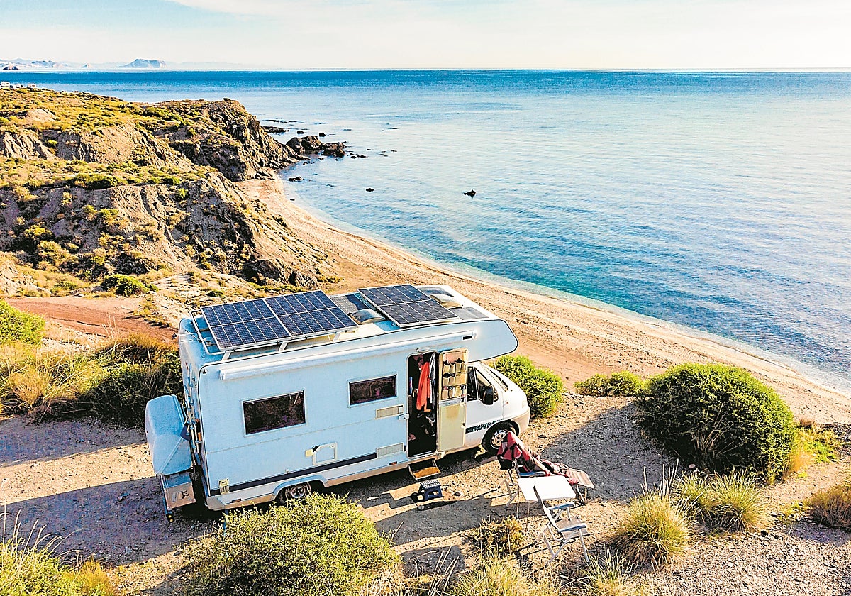 Los cambios regulatorios permitirán instalar placas solares en estos vehículos