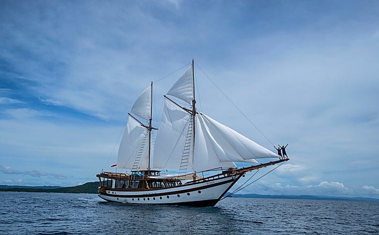 Imagen principal - IIIIFotos de las embarcaciones de lujo que se pueden alquilar en la empresa española Yanpy