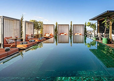 Imagen secundaria 1 - Bless Collection Hotels ofrece un sistema de descanso con campo electromagnético de iones en sus establecimientos en España. En las imágenes, sus hoteles, de cinco estrellas, en Madrid e Ibiza