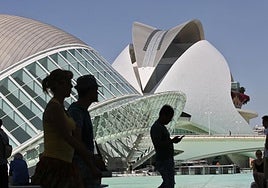 Málaga y Valencia emergen como destinos del turismo de negocios
