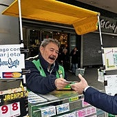 Cuánto dinero cobra un vendedor de la ONCE: sueldo medio al mes y complementos