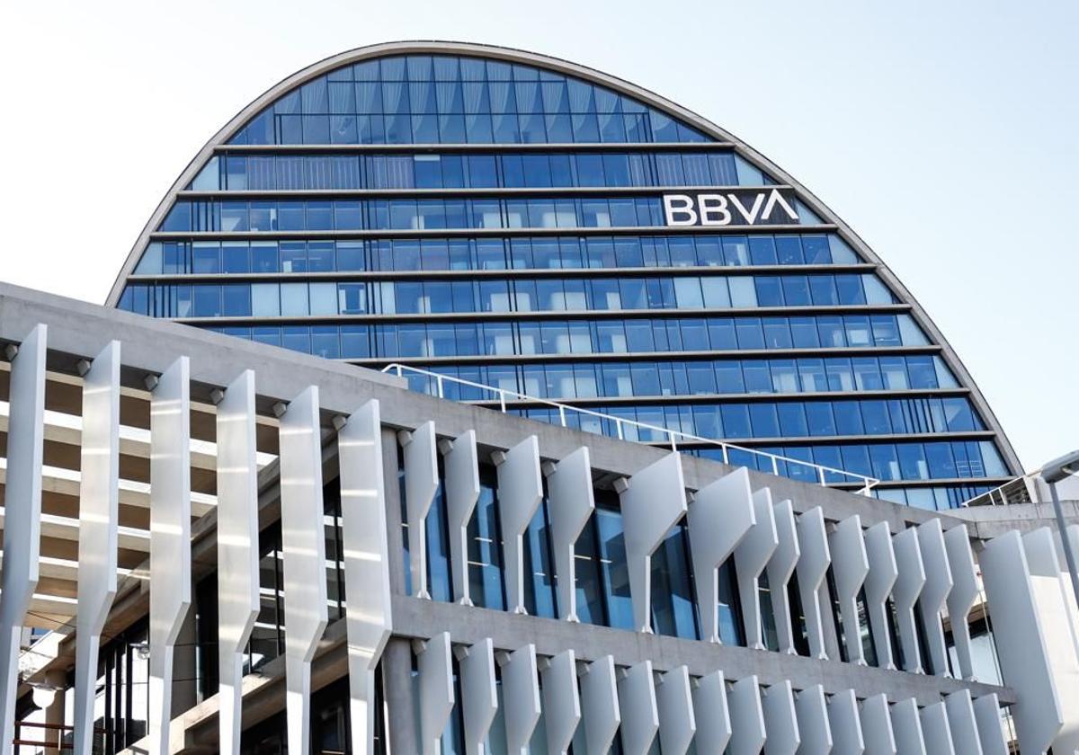 BBVA ajusta la contraprestación ofrecida en la OPA sobre Sabadell al pago de los dividendos