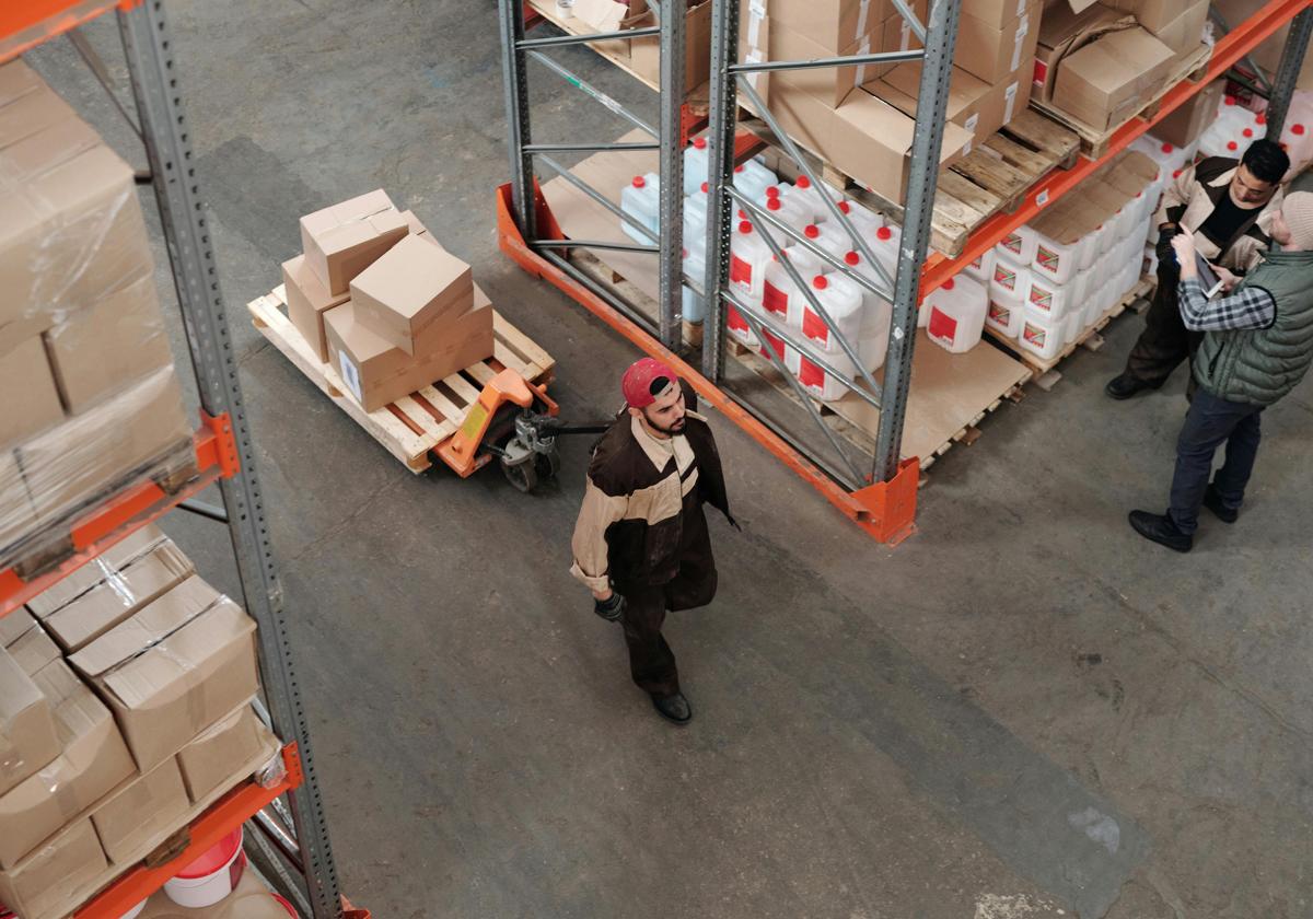 Adecco ofrece casi 10.000 puestos de trabajo para la campaña de Navidad y Black Friday: requisitos y cómo inscribirse