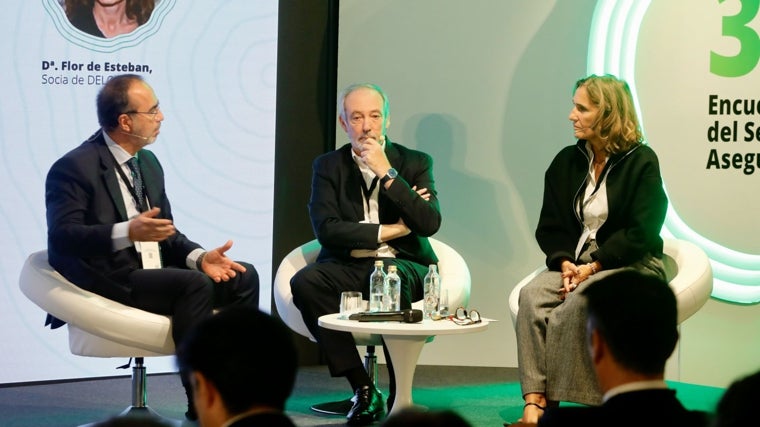 Andrés Romero (izq.), consejero director general de Santalucía, y Vicente Cancio, CEO de Zurich España