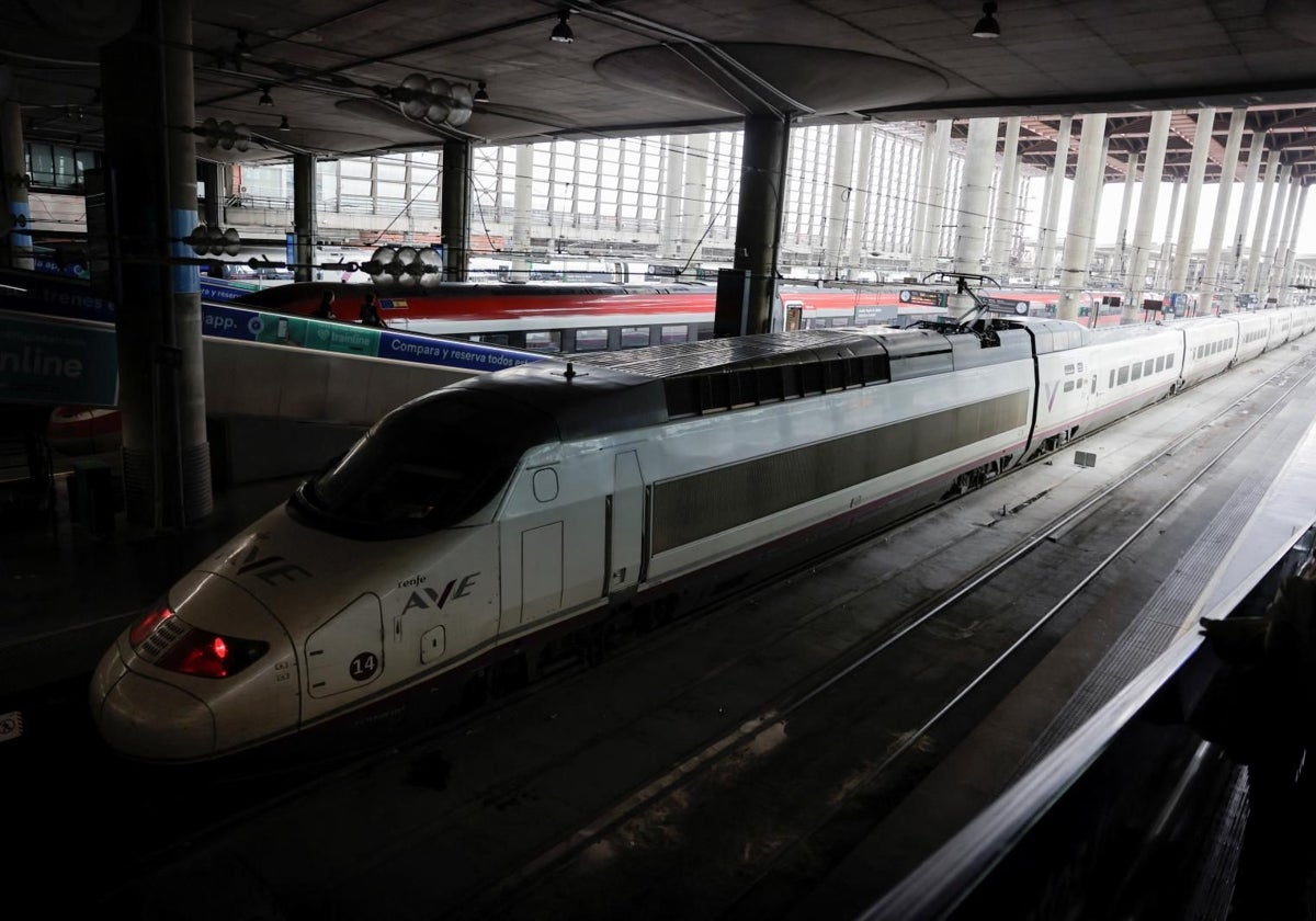 Tren AVE en la estación de Atocha