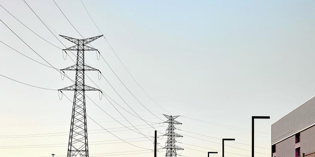 Yenilenebilir enerji kaynaklarının istikrarsızlığı nedeniyle elektriğin fiyatı 100 avroya kadar çıkıyor