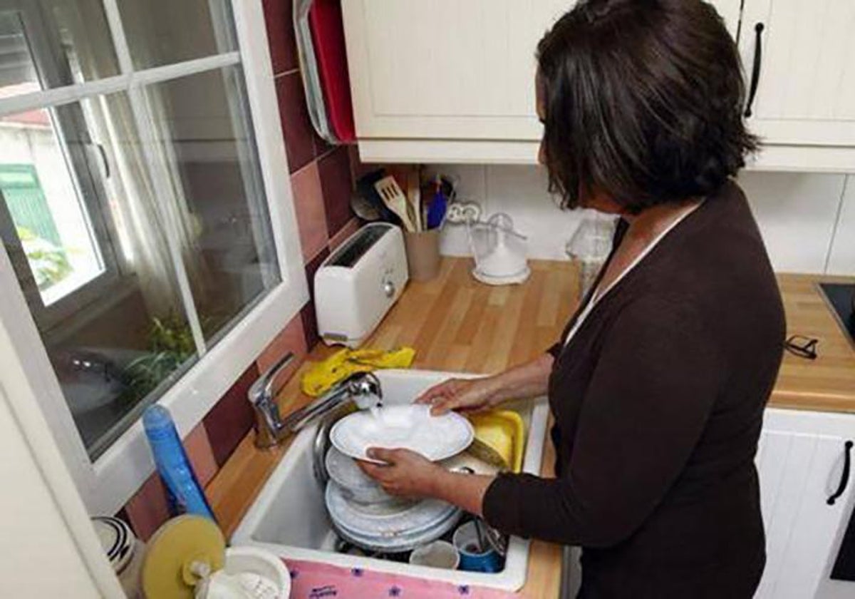 Las trabajadoras de hogar pasaron a formar parte en 2012 del régimen general