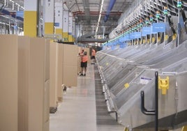 Amazon alerta sobre problemas de capacidad en sus centros logísticos