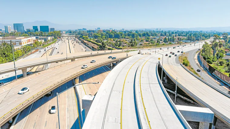 OHLA, a través de OHLA Estados Unidos, ha llevado a cabo en consorcio el contrato de mejora de la I-405, en el Condado de Orange (California), con un valor de adjudicación cercano a los 1.200 millones de euros