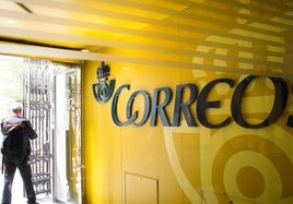 Correos acelera la negociación de un plan de prejubilaciones tras asegurarse que el Estado financiará su rescate