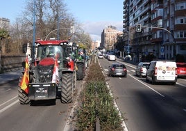 Miles de agricultores protestan frente al Ministerio de Agricultura contra Mercosur