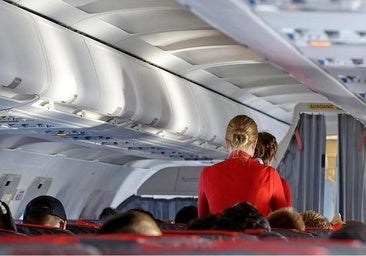 Cuanto dinero cobra una azafata de vuelo en España: sueldos de las principales compañías