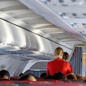 Cuánto dinero cobra una azafata de vuelo en España: sueldos de las principales compañías