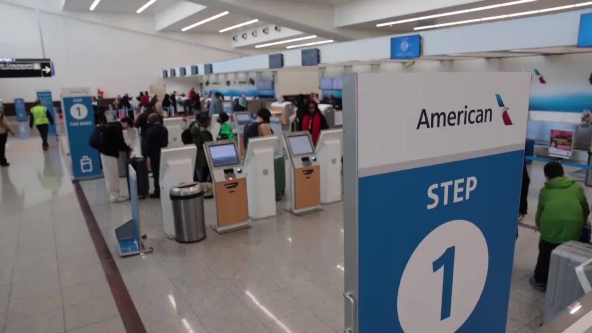 American Airlines Flights Resume After Nationwide Glitch on Christmas Eve