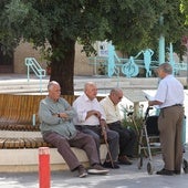 Sólo los hogares con miembros de más de 65 años logran una mejora neta de ingresos