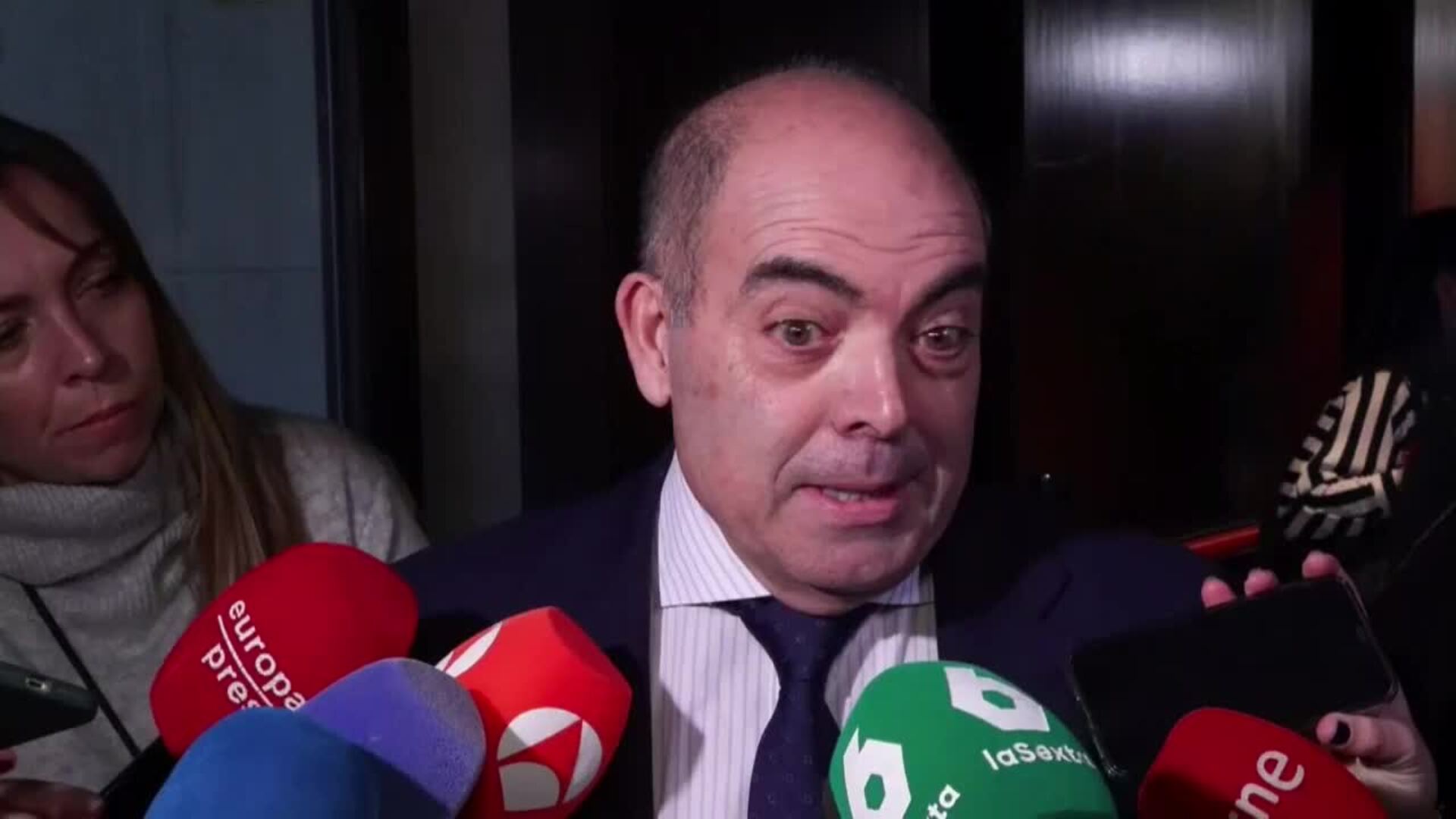 Patronal defiende la negociación colectiva de la reducción de jornada y pide no entrar en la &quot;descalificación&quot;