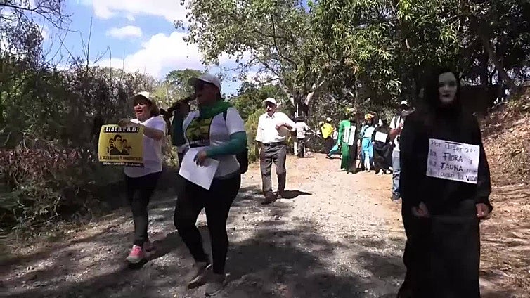 Localidad salvadoreña exige derogación de la ley de minería y llama a "luchar" por la vida