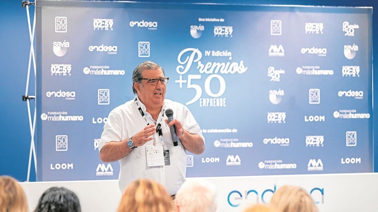 Julio opted for gastronomic innovation and, after experimenting with various forms of fermentation, created still sauces, a project that revolves around Mediterranean products and vinegar
