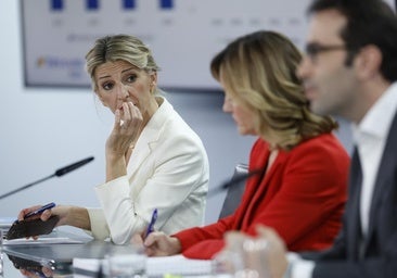 La ministra de Trabajo, Yolanda Díaz; la portavoz del Gobierno, Pilar Alegría; y el ministro de Economía, Carlos Cuerpo, ayer tras el Consejo de Ministros.