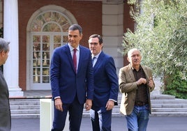 Sánchez activa el plan para colar en el diálogo social a las patronales amigas