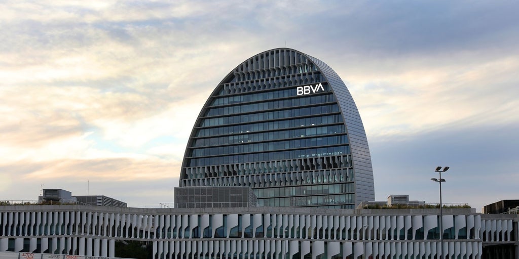 La opa de BBVA sobre el Sabadell, bajo amenaza de ser paralizada en la Audiencia Nacional