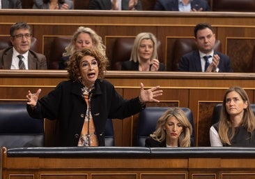 La ministra María Jesús Montero habla en el Congreso de los Diputados