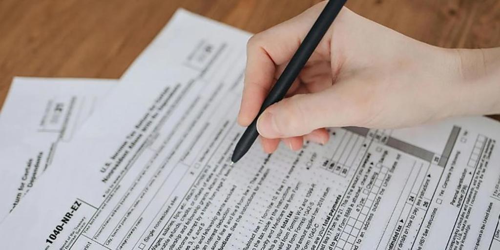 Cuánto tiempo tardan en ingresar el dinero de la declaración de la renta