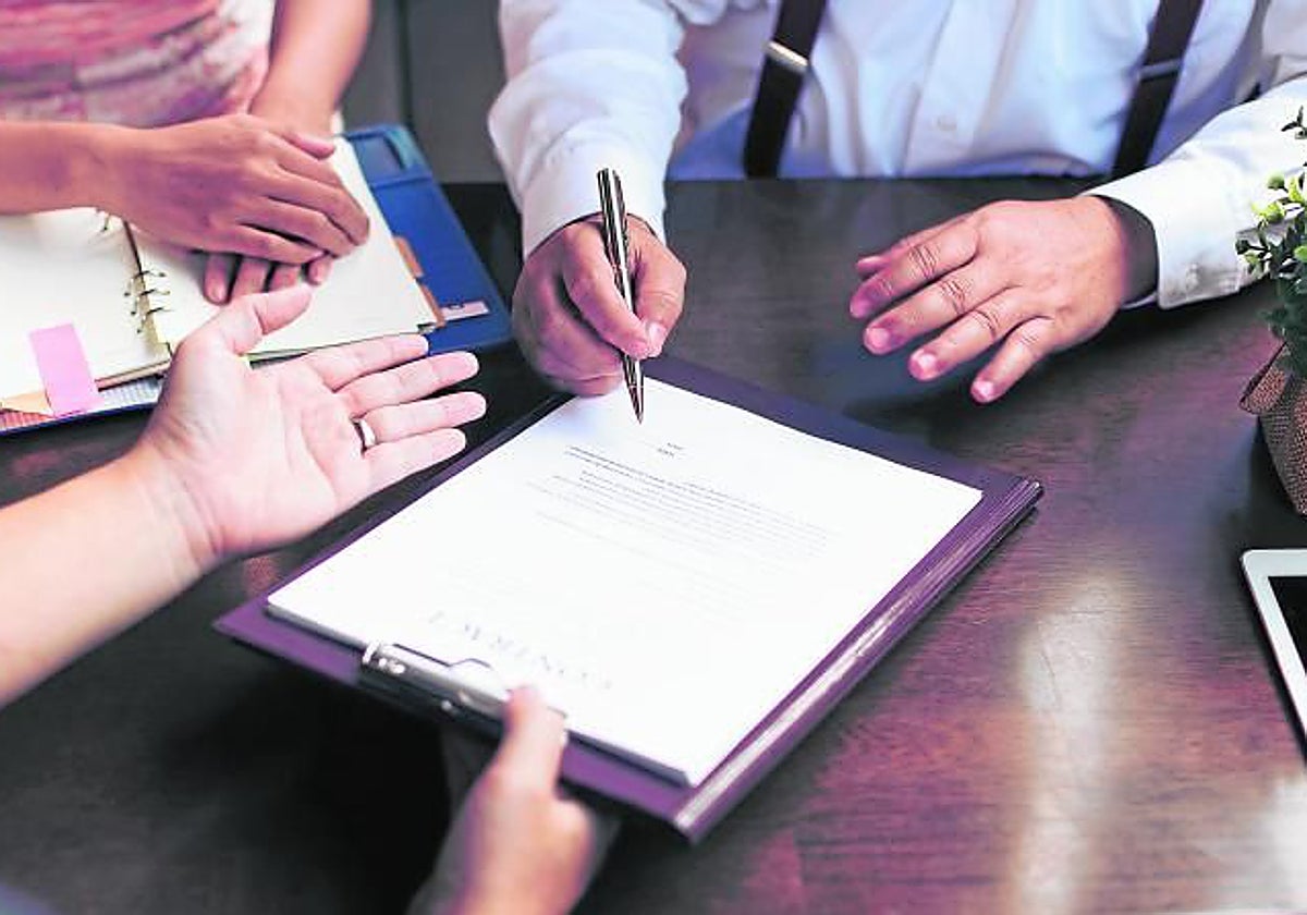 El sueldo del registrador es uno de los más altos de España