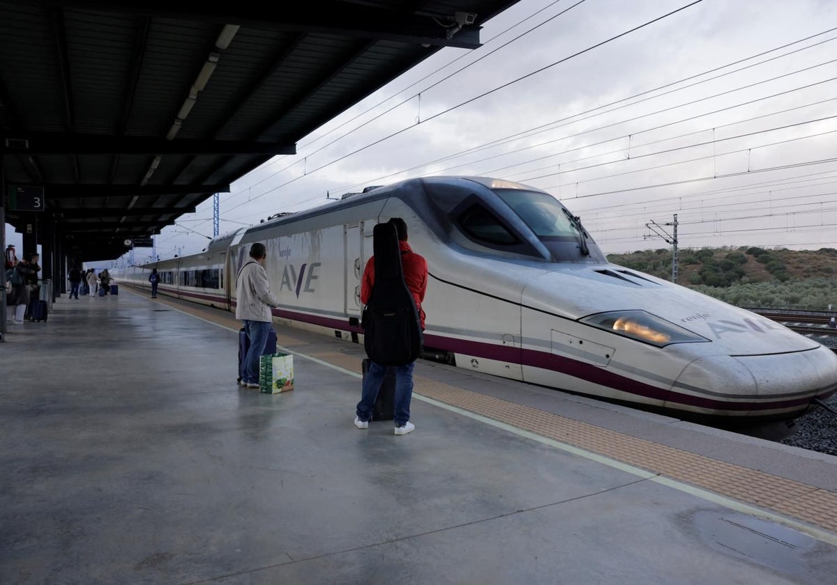 Tren AVE de Renfe