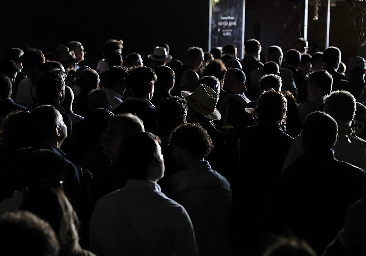 Público del Mutua Madrid Open, a oscuras tras suspenderse el torneo.