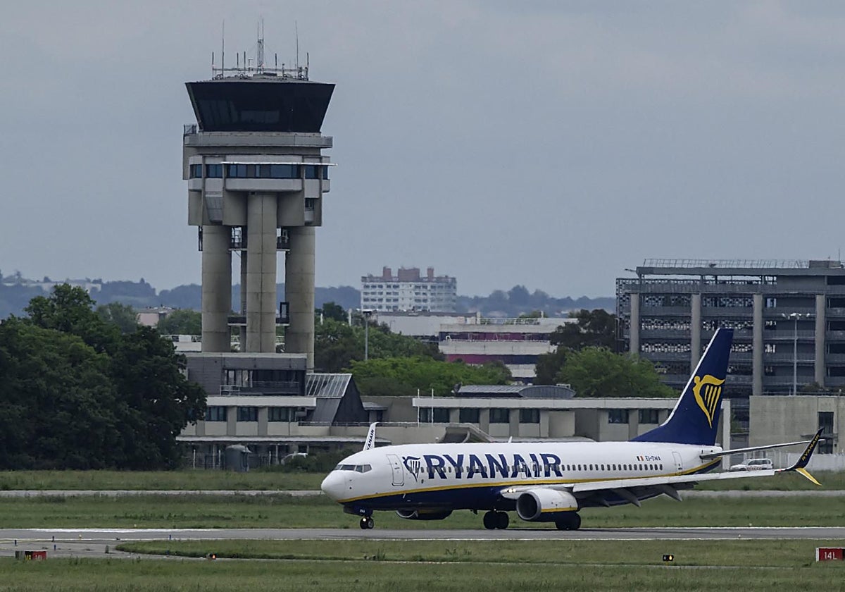 Ryanair afirma que cobrar por el equipaje de mano es legal