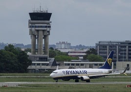 Ryanair, condenada a devolver a una pasajera el recargo por llevar equipaje de mano en cinco vuelos