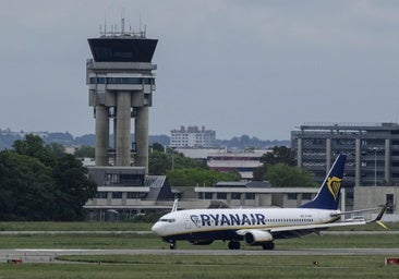 Ryanair, condenada a devolver a una pasajera el recargo por llevar equipaje de mano en cinco vuelos
