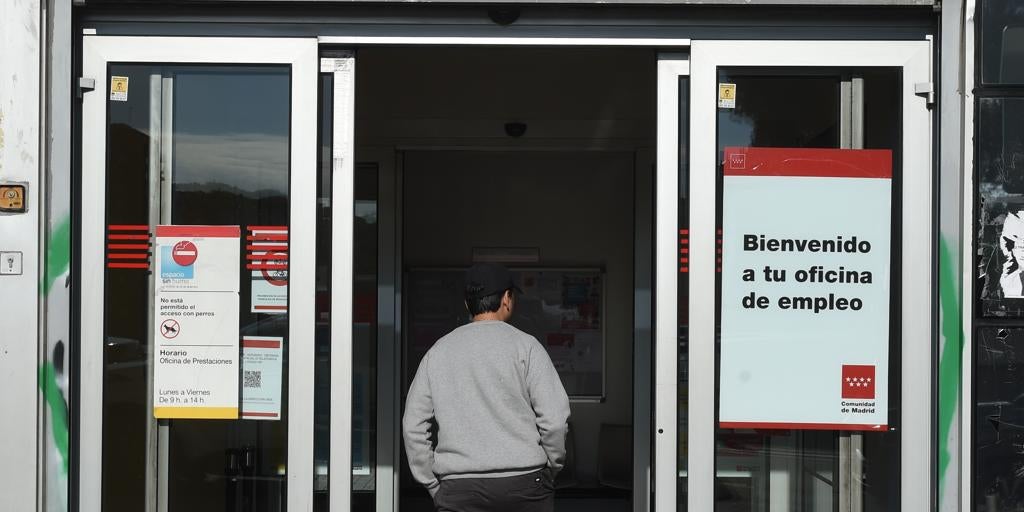 Cuándo se cobra el paro en mayo: la fecha en Caixabank, ING, Santander, BBVA y resto de bancos