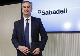 El Sabadell ataca la opa de BBVA por su «rechazo unánime» y participará en la consulta del Gobierno