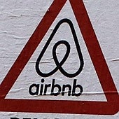 Consumo ordena a Airbnb bloquear 65.000 anuncios que considera «ilegales» tras una victoria judicial