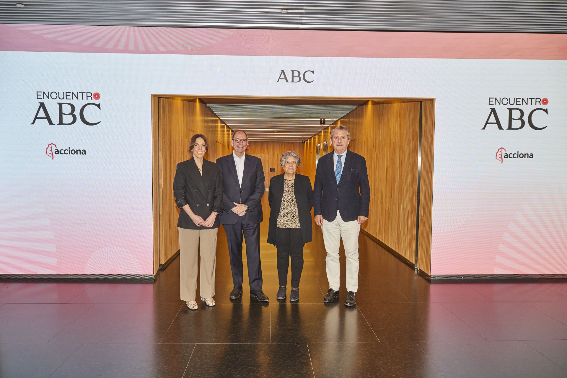 Sofía Tirado (Real Instituto Elcano), Fernando Cortabitarte (Acciona), Josefina Maestu (Universidad de Alcalá) y Jesús Maza (Daquas).