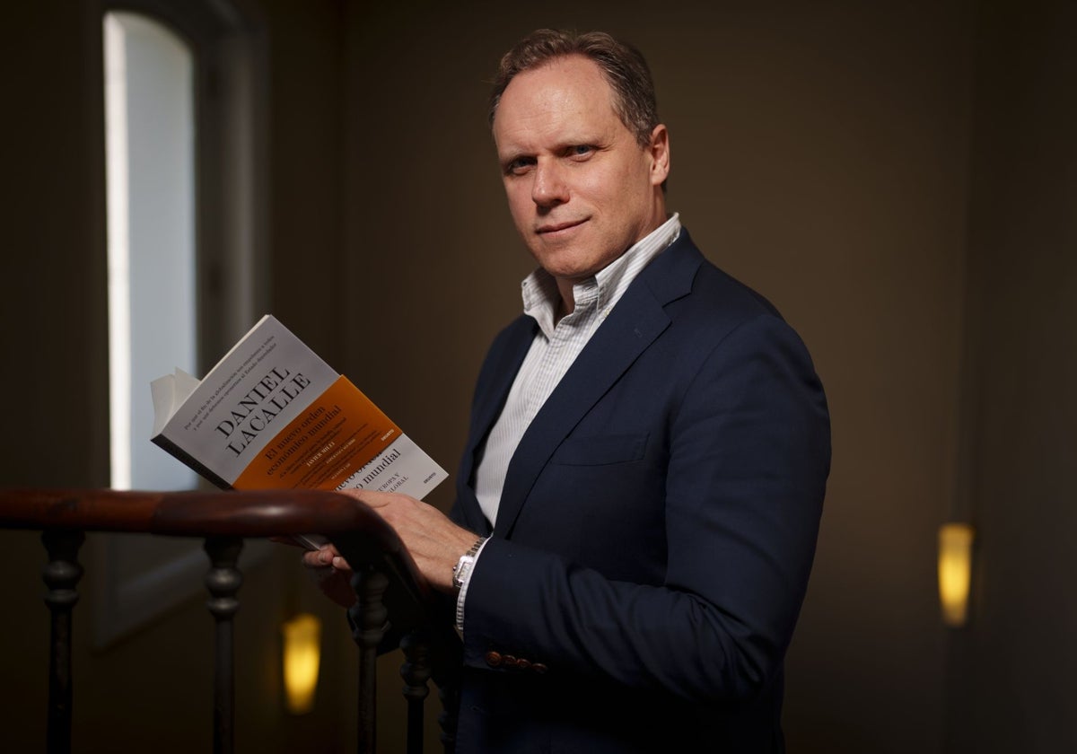 El economista Daniel Lacalle, en un momento de la entrevista con ABC